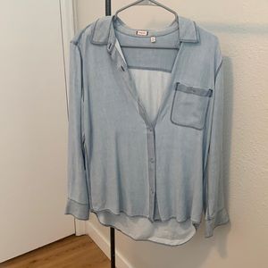 Aritzia Sunday Best chambray shirt